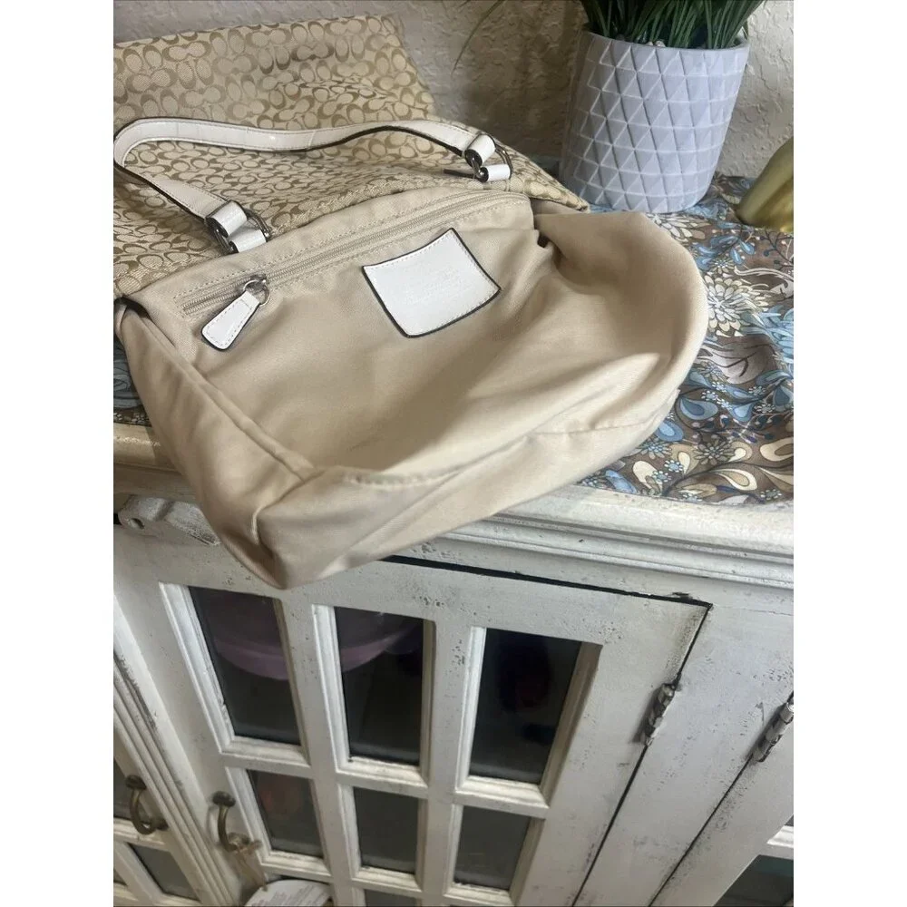 Coach Reptile Stripe Signature C Classic Bag / Tote / Purse - Picture 12 of 15